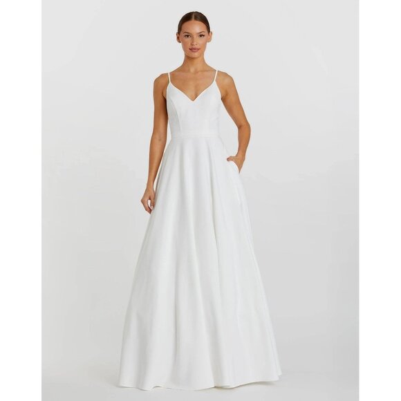 NEW IEENA Mac Duggal A-Line V-Neck Ballgown Women 10 White Classic Fit and Flare - Picture 1 of 10